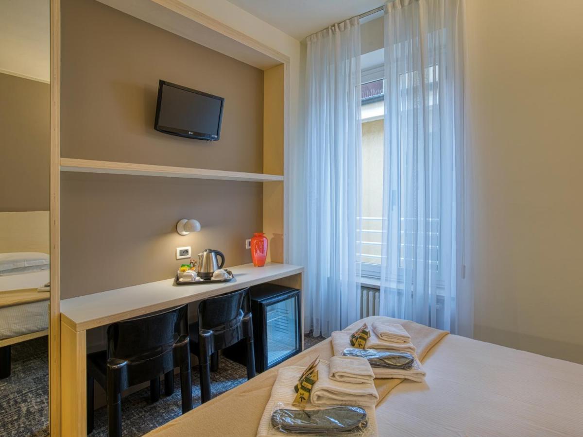 Hotel Piroscafo Desenzano del Garda Bagian luar foto
