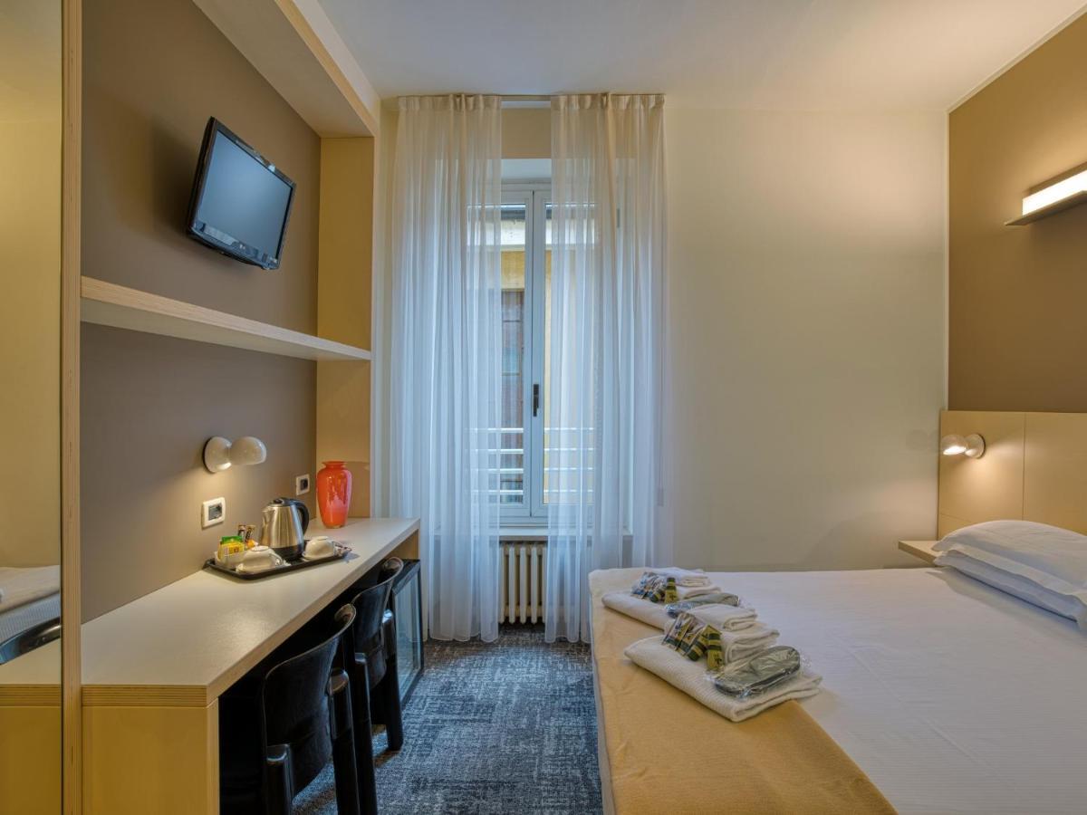 Hotel Piroscafo Desenzano del Garda Bagian luar foto