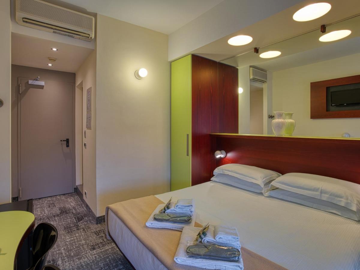 Hotel Piroscafo Desenzano del Garda Bagian luar foto