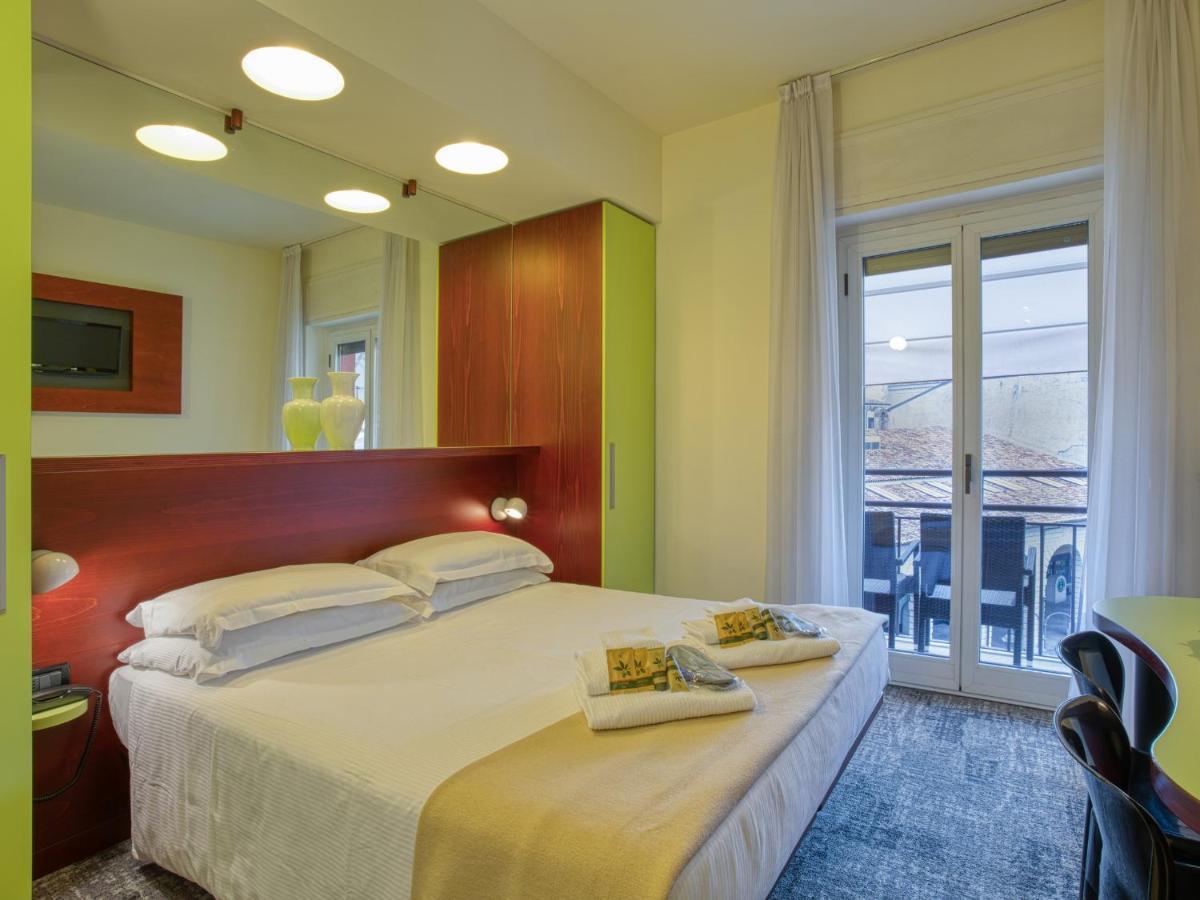 Hotel Piroscafo Desenzano del Garda Bagian luar foto