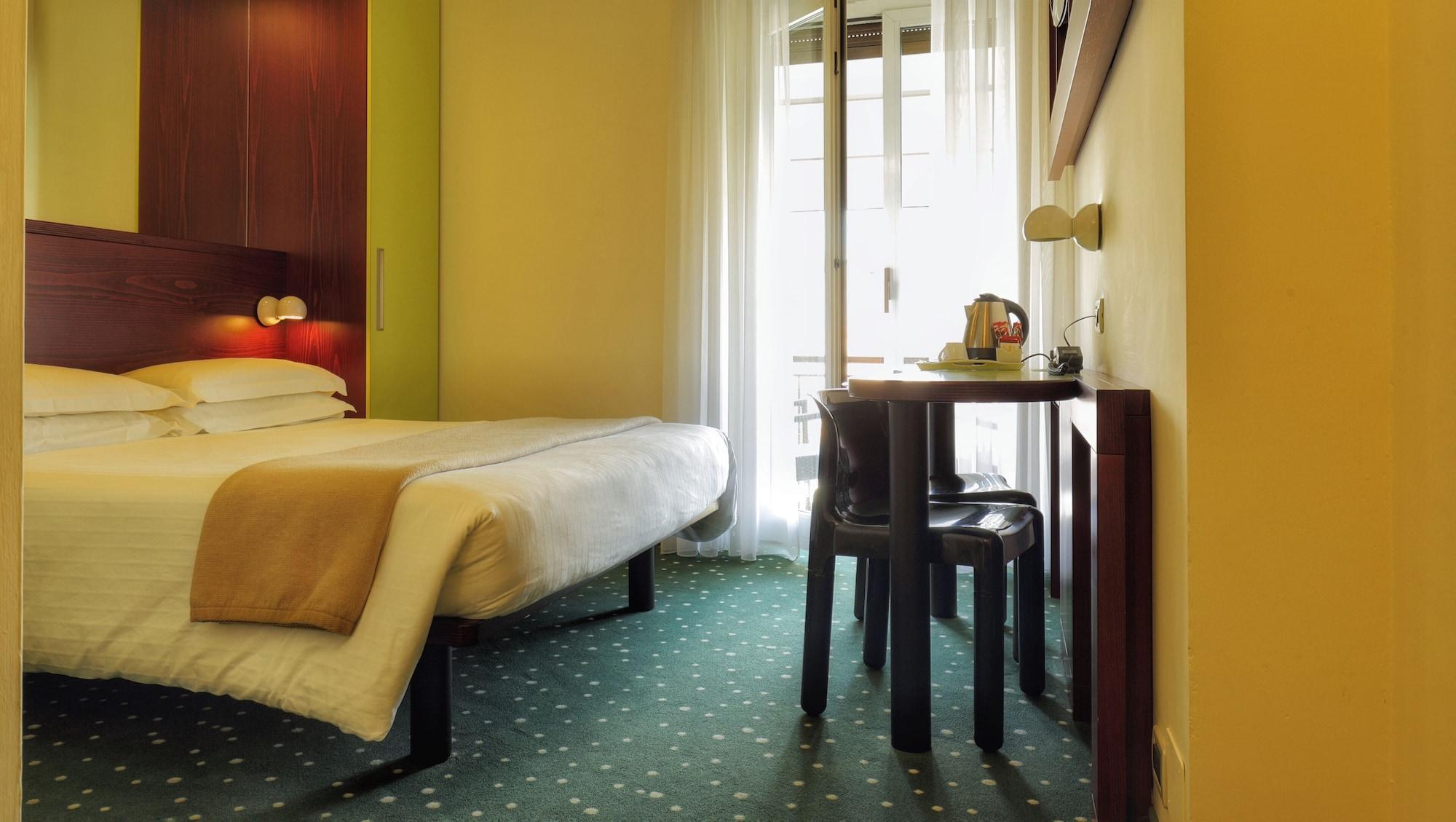 Hotel Piroscafo Desenzano del Garda Bagian luar foto