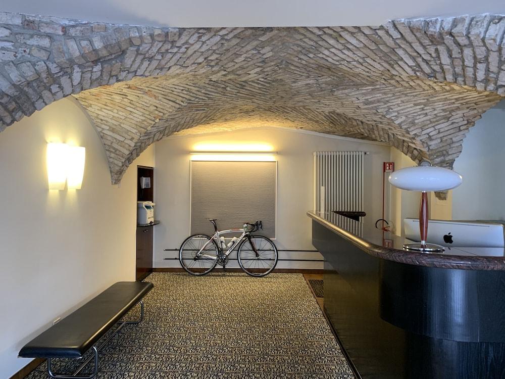 Hotel Piroscafo Desenzano del Garda Bagian luar foto