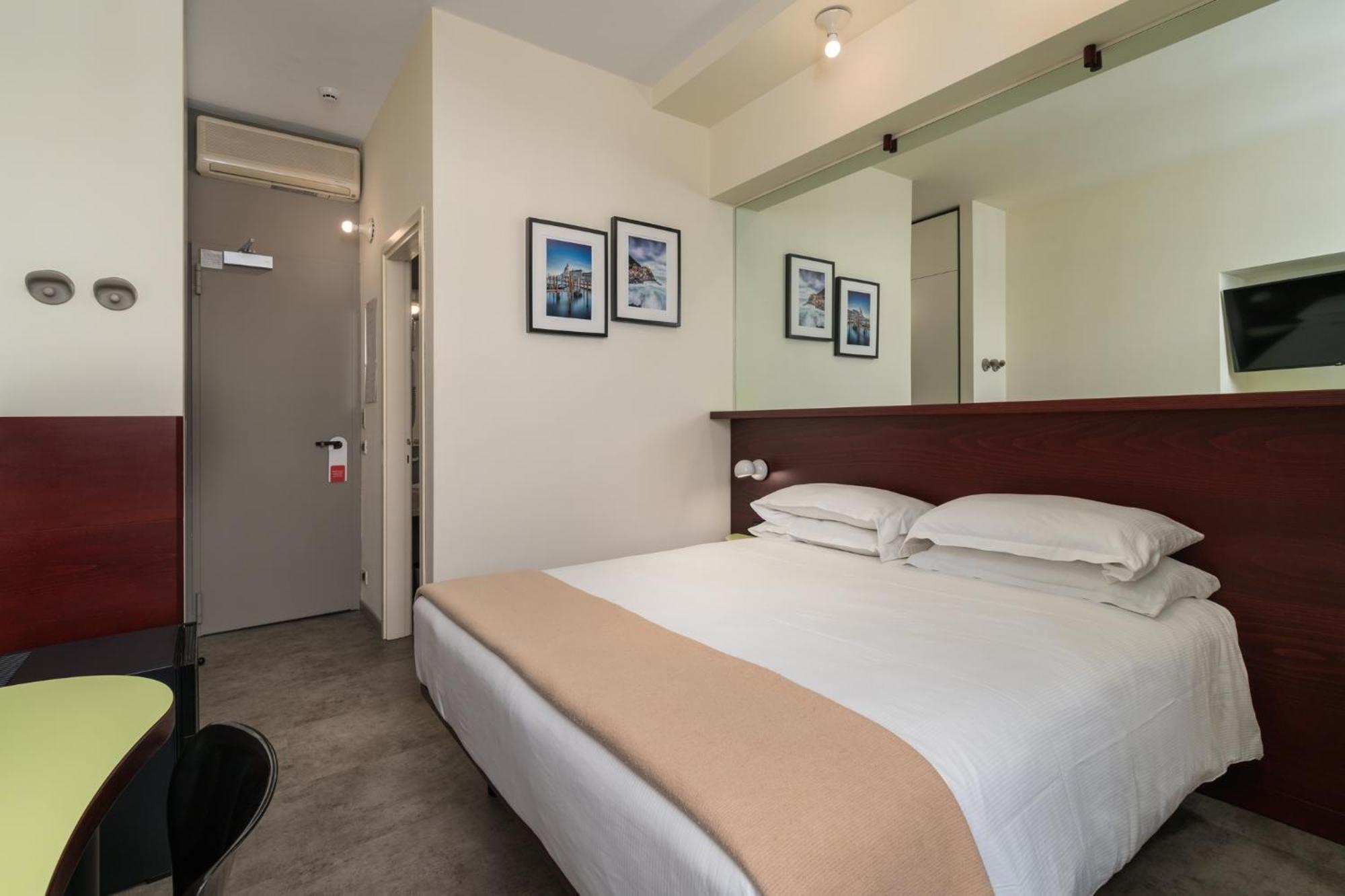 Hotel Piroscafo Desenzano del Garda Bagian luar foto