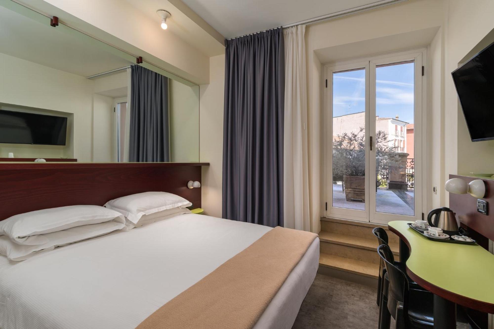 Hotel Piroscafo Desenzano del Garda Bagian luar foto